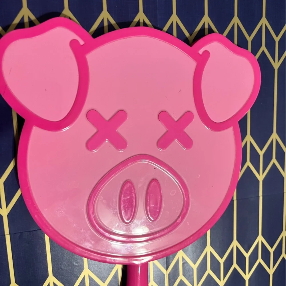 Jeffree Star Pink Pig Shaped Hand Mirror - Picture 5 of 6